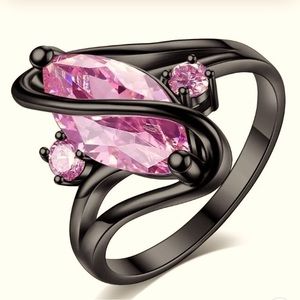 Ring Pink Zirconia Fashion Ring With Swirling Black Band Womens SZ 5 1/2